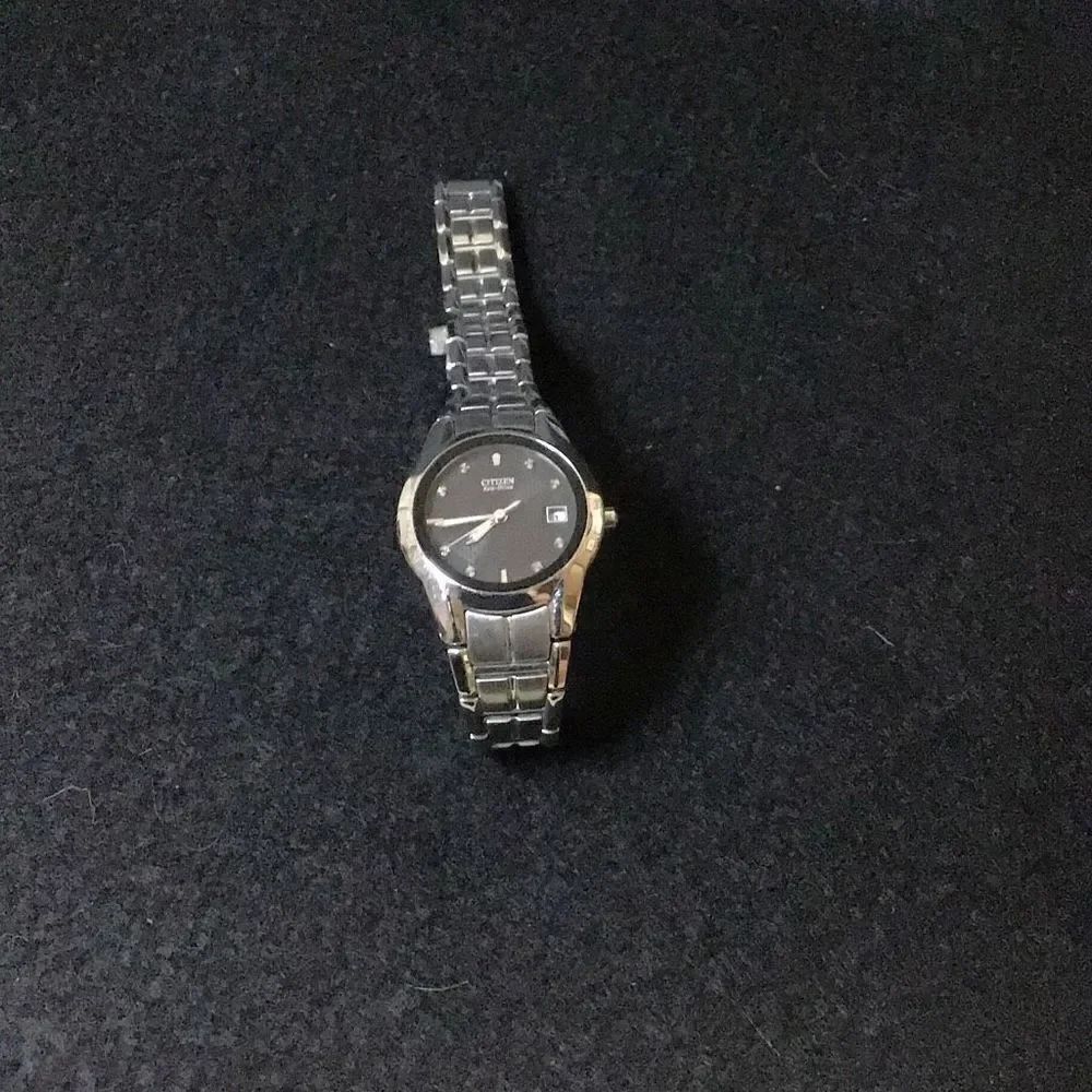 Vintage ladies citizen, Eco drive watch needs battery